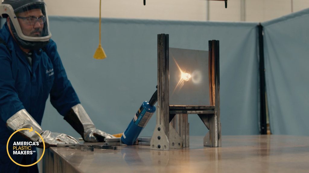 A blow torch conducting heat. 